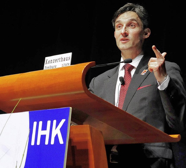 Der neue Prsident der IHK Freiburg, S...ganisation im Freiburger Konzerthaus.   | Foto: Thomas Kunz