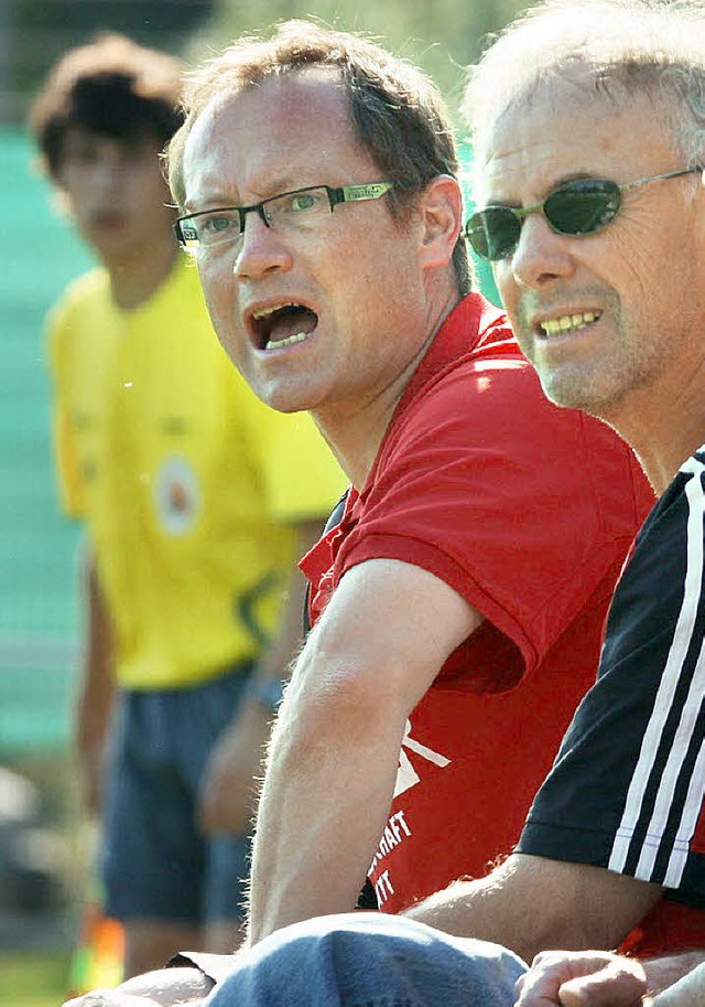 Kein Lautsprecher. Doch Trainer Alexan...ge durchaus der Situation anzupassen.   | Foto: frank seiter