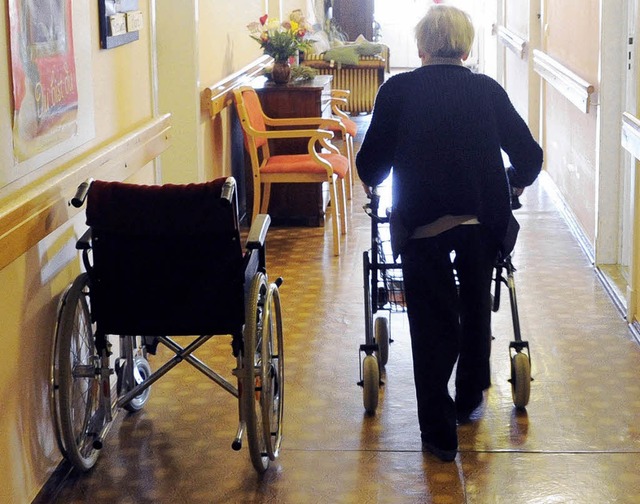 Mssen Senioren bald ohne Pfleger auskommen?   | Foto: dpa