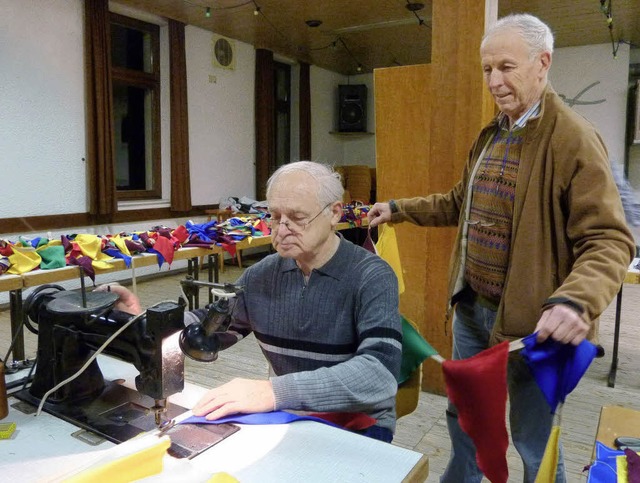 Josef Singler (links) und Pius Wilhelm bei der Arbeit   | Foto: Privat