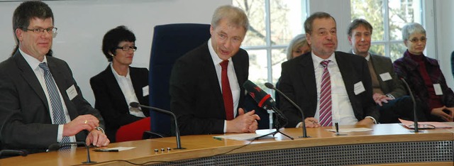 Hielten Rckblick und Ausblick (von li...er Oberstaatsanwalt Gerhard Wehmeier.   | Foto: Stefan Sahli