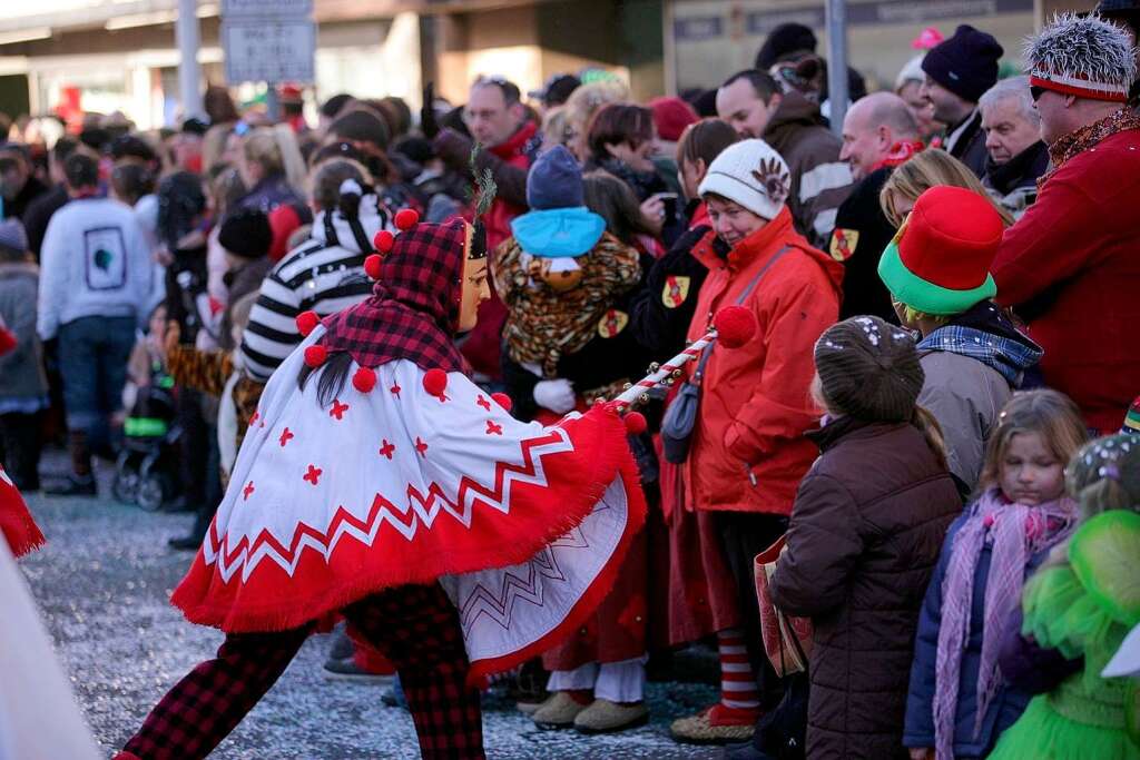 Bunter Festumzug: 15.000 Hstrger ehren den Verband Oberrheinischer Narrenznfte.