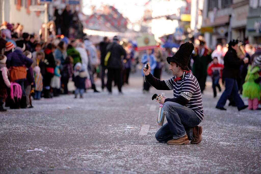 Bunter Festumzug: 15.000 Hstrger ehren den Verband Oberrheinischer Narrenznfte.