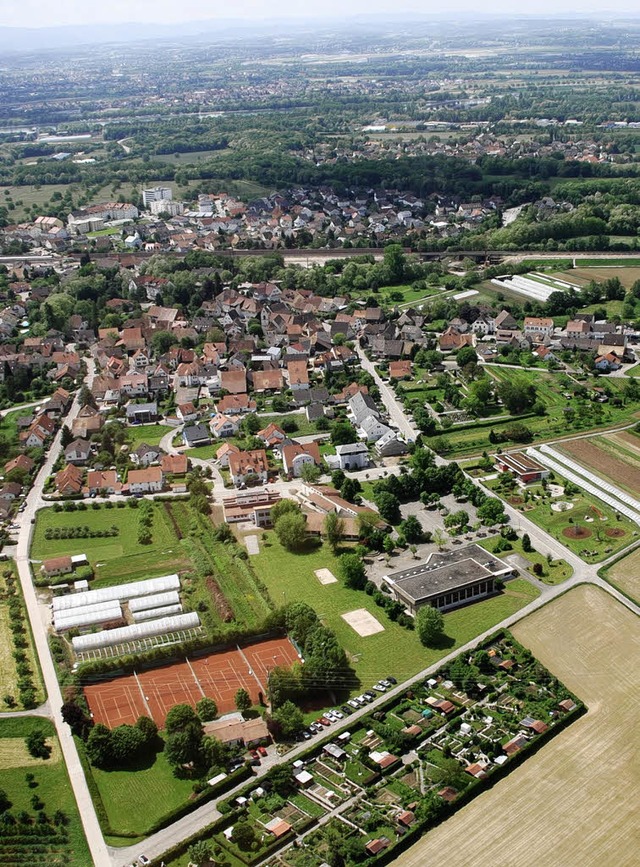 Dorf mit Wachstum: Eimeldingen aus der Vogelperspektive.  | Foto: nos