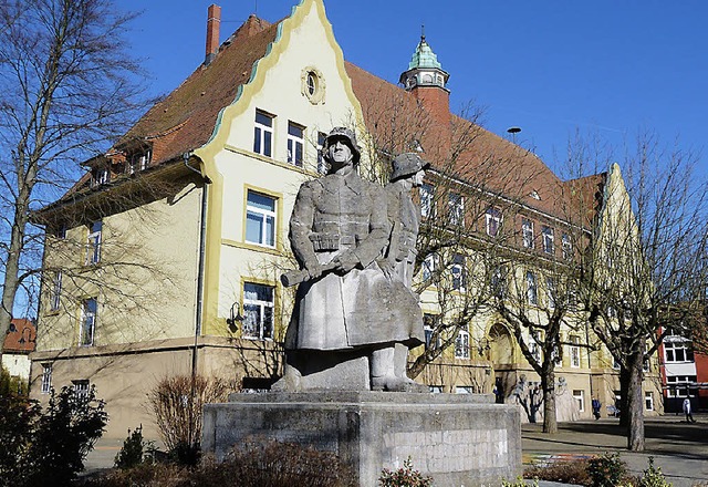 Als  eine untrennbare  Einheit sieht L...al und das alte Schulgebude in Murg.   | Foto: Privat