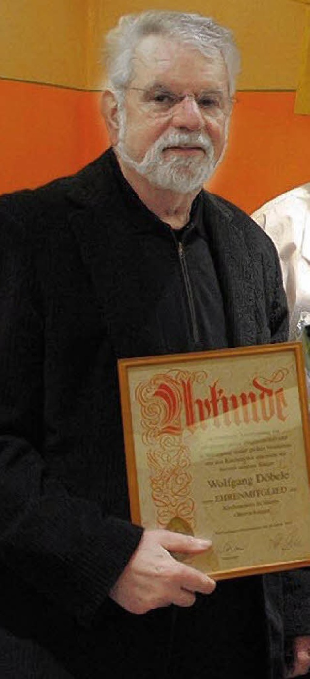 Tenor und Solist Wolfgang Dbele singt...40 Jahren im Kirchenchor Sankt Martin.  | Foto: ralph fautz