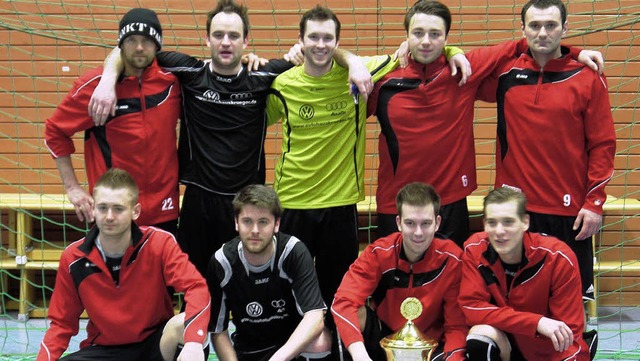 Der FC Bad Krozingen gewann den Heddo-Griesbaum-Wanderpokal.   | Foto: privat