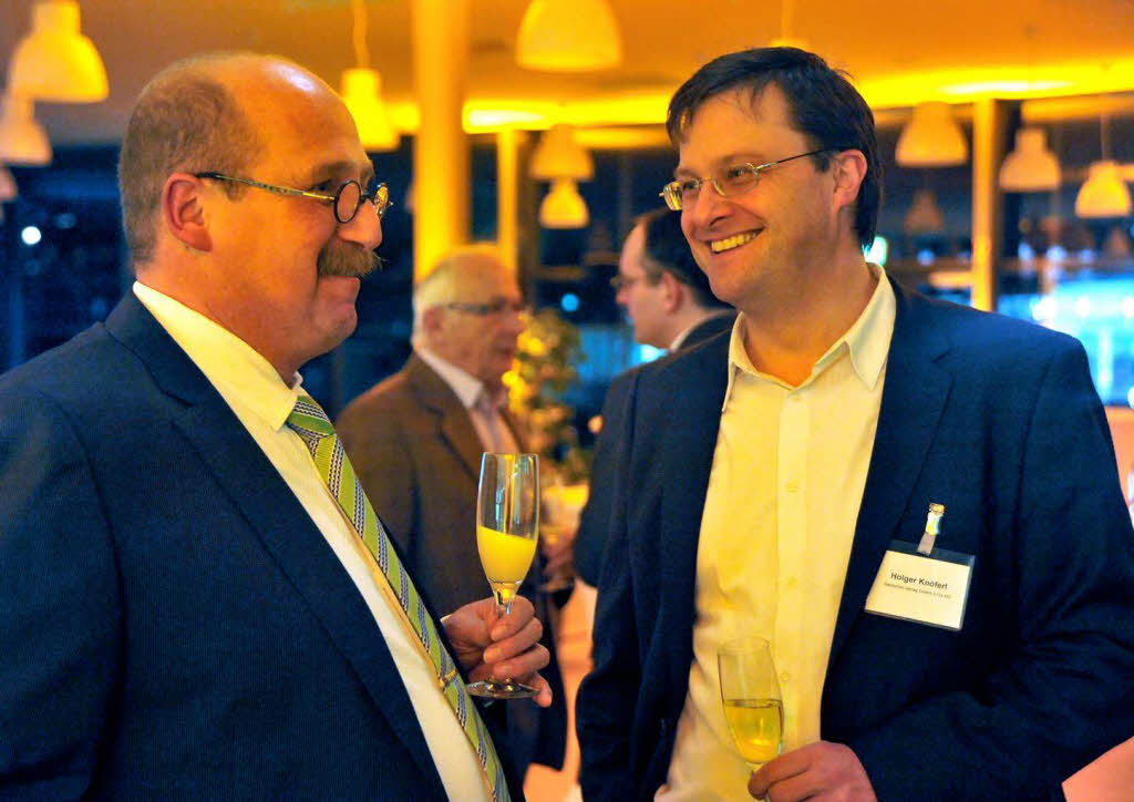 Unter Kollegen: Holger Knferl, der neue Chef der BZ-Heimatredaktion (rechts), im Gesprch mit Gerhard Walser, Leiter der Redaktion Emmendingen.