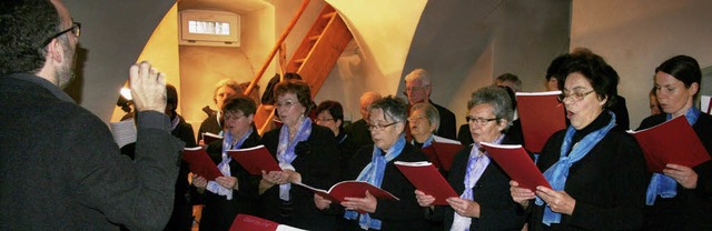 Der Dattinger Gesangverein  mit Chorle...ller der Familie Rieber in Dattingen.   | Foto: Anton Winzer