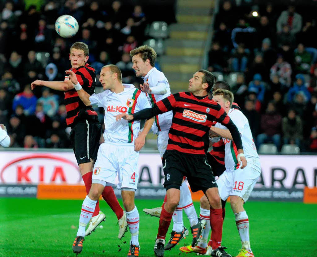 Der junge Freiburger Spieler Matthias Ginter am Ball – er trifft in der 88. Minute zum 1:0 fr den SC Freiburg.