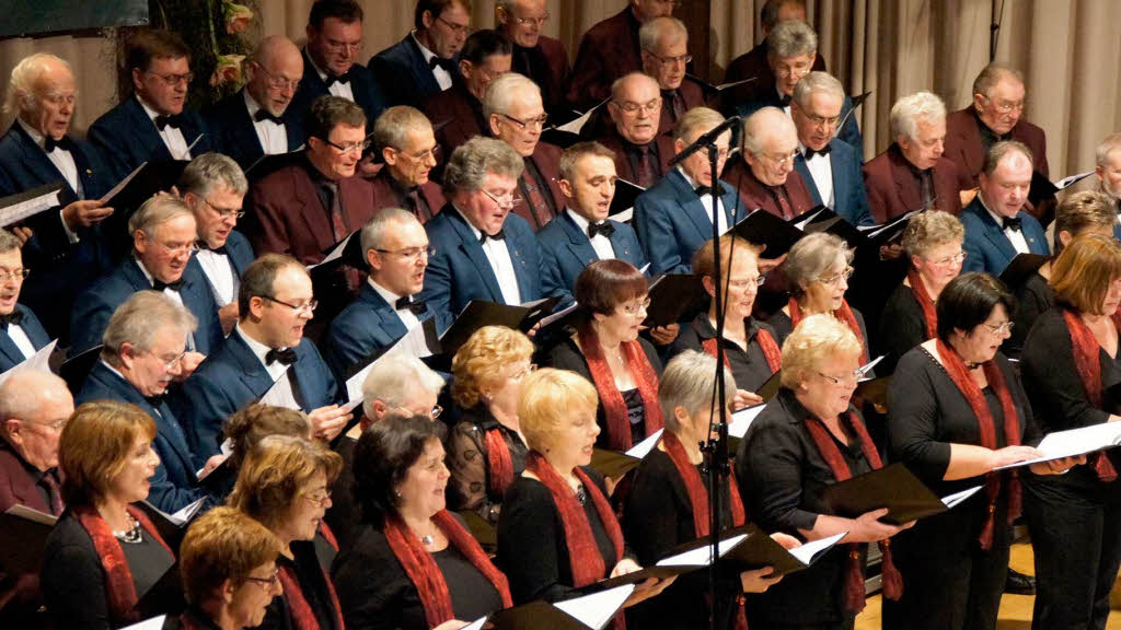 Festbankett 1250 Jahre Bahlingen: Musikalischer Hhepunkt war der gemeinsame Auftritt beider Gesangvereine mit dem Musikverein.