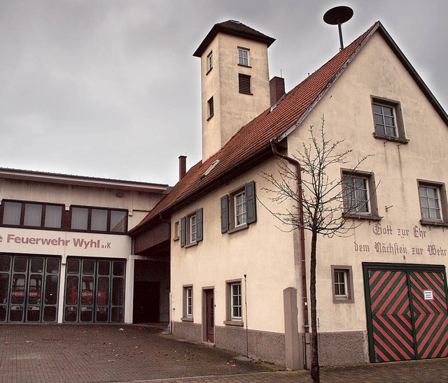 Der Umbau des Feuerwehrgertehauses zu...tralen Vorhaben im Jahr 2012 in Wyhl.   | Foto: Michael Haberer