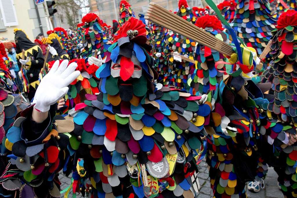 Bunt und laut: Konstanzer Blätzlebuebe. Bunt und laut: Konstanzer Blätzlebuebe.