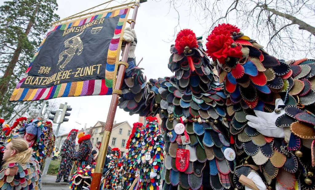 Bunt und laut: Konstanzer Blätzlebuebe. Bunt und laut: Konstanzer Blätzlebuebe.