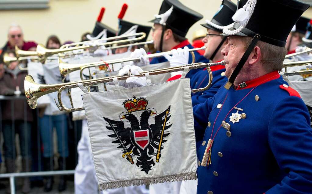 Sorgen für musikalische Untermalung: Narren der Endinger Zunft. Sorgen für musikalische Untermalung: Narren der Endinger Zunft.