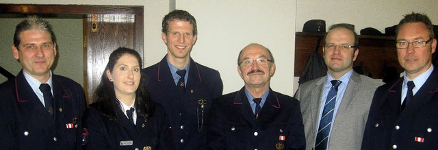 Geehrte und berbringer der Ehrungen: ...r und  Kommandant Fred Brandenburger.   | Foto: hans spengler