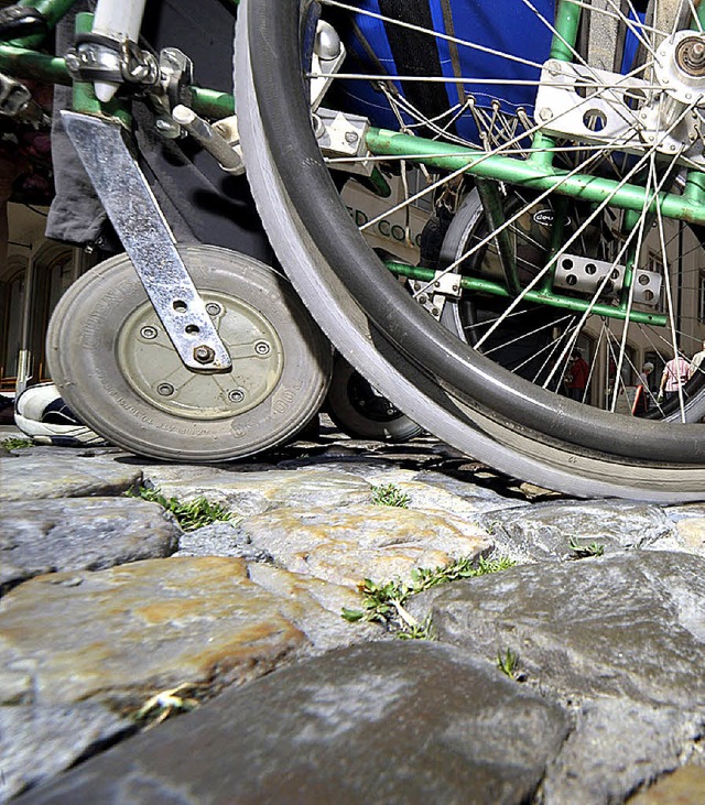 Kopfsteinpflaster ist fr viele Rollstuhlfahrer ein Hindernis.   | Foto: Kunz