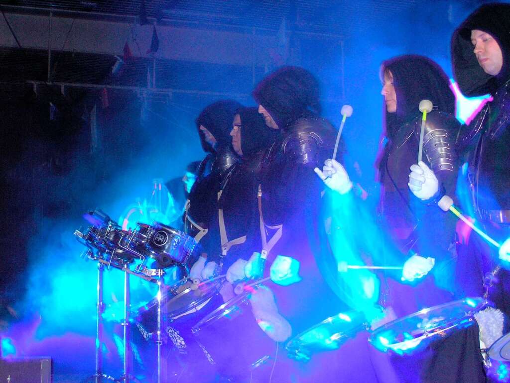 Trommlerzug und Inselwächter Lindau-Aeschbach, Bodensee - mitreißende Rhythmen, spannend temperamentvolle Show. Trommlerzug und Inselwächter Lindau-Aeschbach, Bodensee - mitreißende Rhythmen, spannend temperamentvolle Show.
