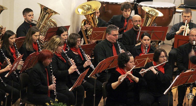 Erstes Neujahrskonzert: Die Stadtkapelle zndet ein musikalisches Feuerwerk.   | Foto: Heidi Fssel