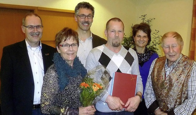 Fr ihr vorbildliches jahrzehntelanges...eter Meier  in besonderem Mae geehrt.  | Foto: Claudia Gempp