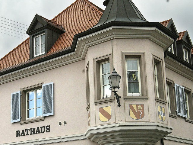 Das Ihringer Rathaus erhlt bald einen neuen Anstrich.  | Foto: rainer klotz