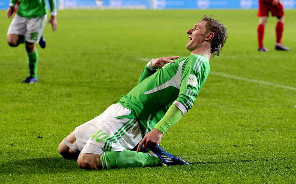 VfL Wolfsburg             : Magaths Team gehrt zu den ltesten in der Liga. Im Schnitt ist der Kader 25,79 Jahre alt. Youngster Sebastian Polter kam am 1. April 1991 auf die Welt.