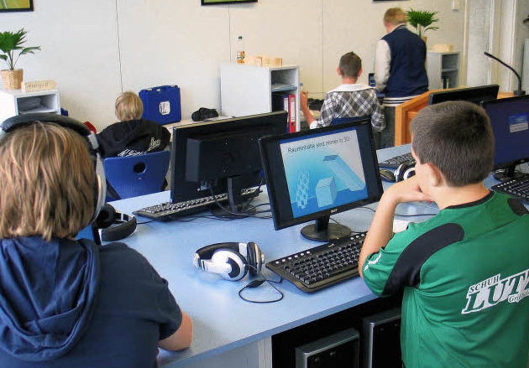 Lernen am Computerterminal, am Pult od...in Schliengen haben Schüler die Wahl.   | Foto: Jutta Schütz