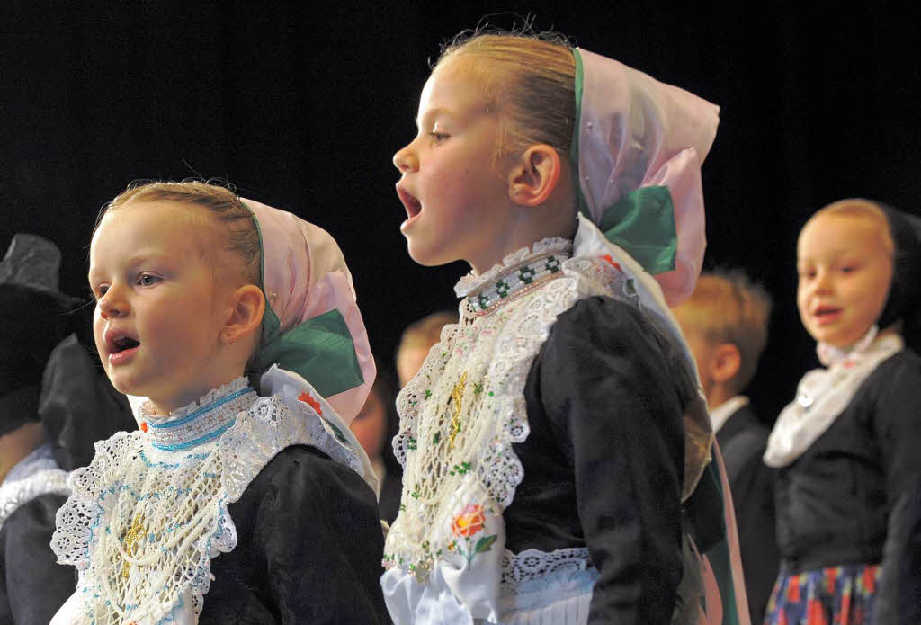 Brauchtum: Sorbische Vogelhochzeit im Kindergarten von Crostwitz bei Bautzen. Brauchtum: Sorbische Vogelhochzeit im Kindergarten von Crostwitz bei Bautzen.