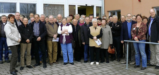 Eine Gruppe Rheinhausener Brger besic... in  Amtzell ein Mehrgenerationenhaus.  | Foto: Privat