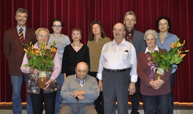 Sie sind Sttzen des Gesangvereins Feu...tzender Karl-Heinz Dei und Gabi Drr   | Foto: Winer