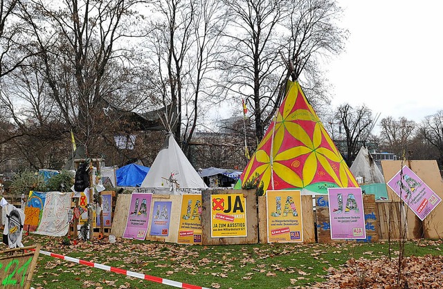 Das Zeltlager von S-21-Gegner im Stuttgarter Schlossgarten   | Foto: dpa