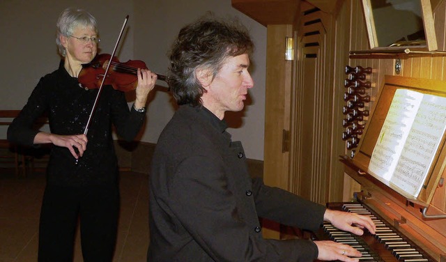 Meisterhaftes Konzert: Ines Then-Bergh... und Jrn Bartels an der Schuke-Orgel.  | Foto: georg diehl