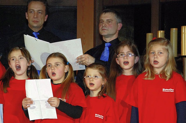 Auch die Kinder des Markus-Chors betei...izkonzert in der Martin-Bucer-Kirche.   | Foto: hans-jochen voigt
