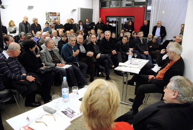 Volles Haus, engagierte Diskussion: &#...limawandel&#8220; im Architekturforum   | Foto: Thomas Kunz