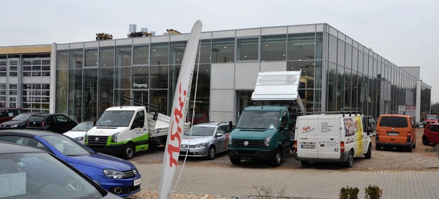 Hinter Glas: Die neue VW-Niederlassung von ASAG in Lrrach.   | Foto: Barbara Ruda