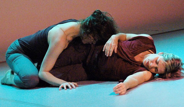 Anna Rthlisberger und Ayala Frenkel in &#8222;Vents souterrains&#8220;.   | Foto: Annette Mahro