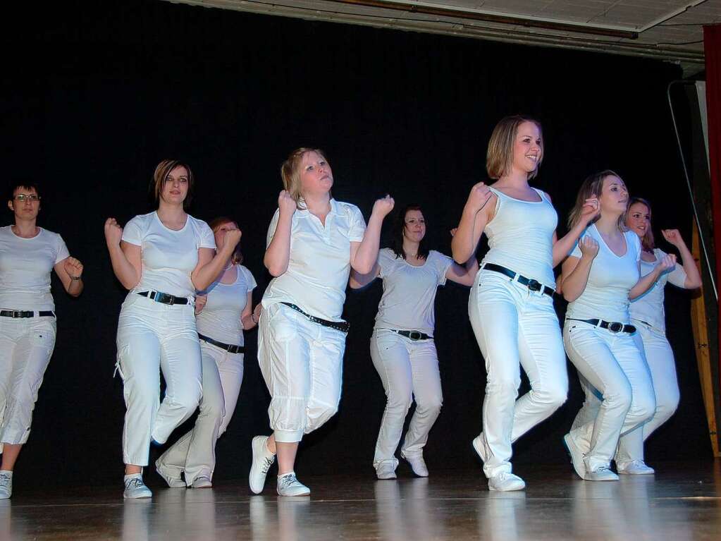 "Dance on the floor": Die Jazzdancerinnen um Tanja Troll zeigten, was sie drauf haben.