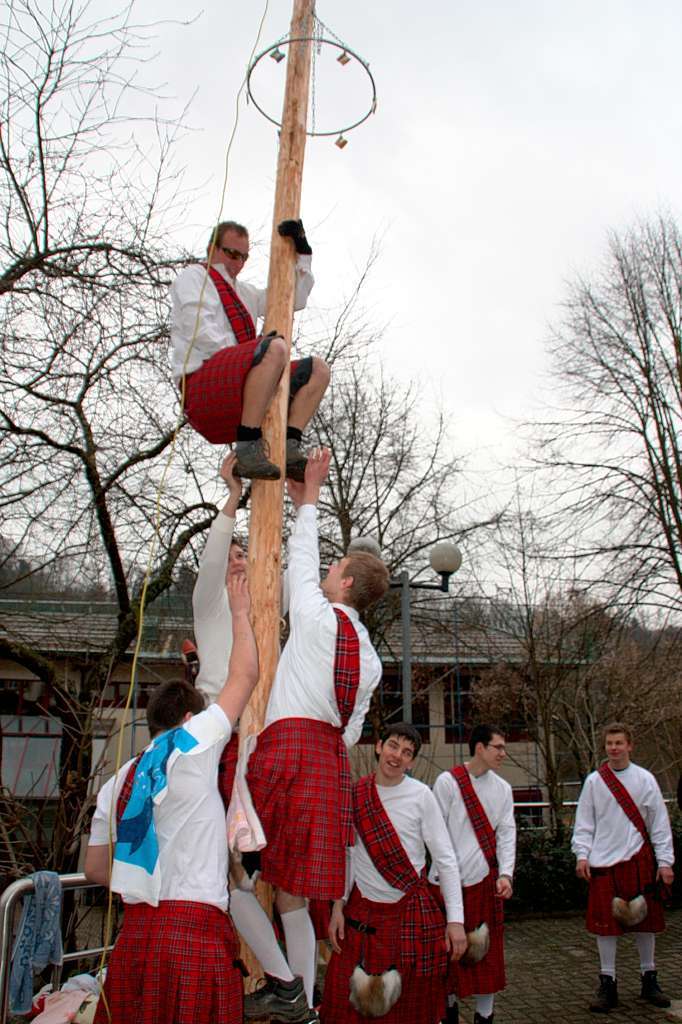 Narrenbaumstellen in flingen