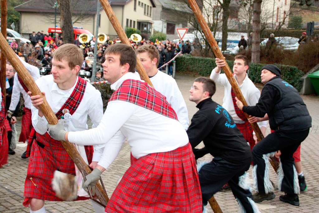 Narrenbaumstellen in flingen