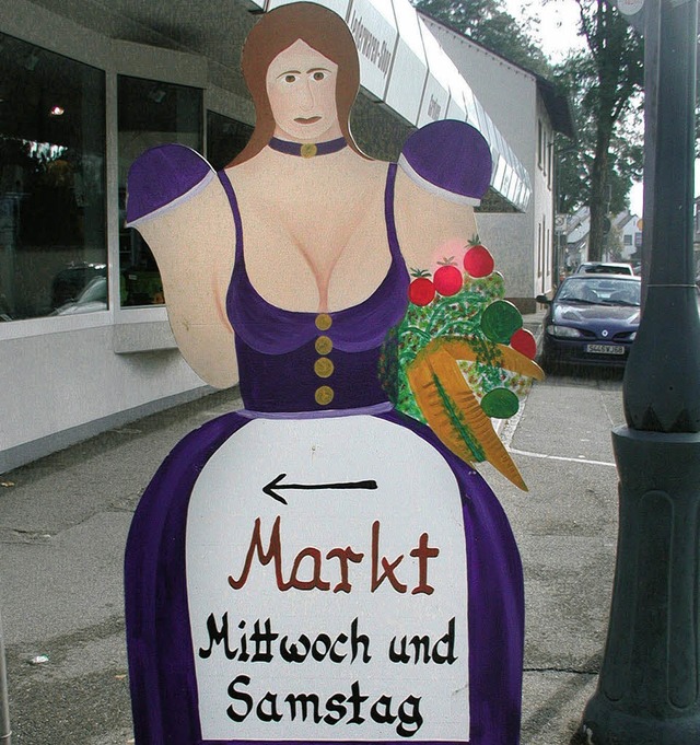 Vollbusiger Hingucker: Neuenburger Marktfrau    | Foto: dop