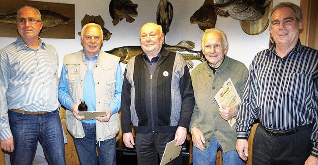 Ehrungen beim Fischerverein (von links... Otte und Vorsitzender Werner Lmmlin   | Foto: Albert Greiner