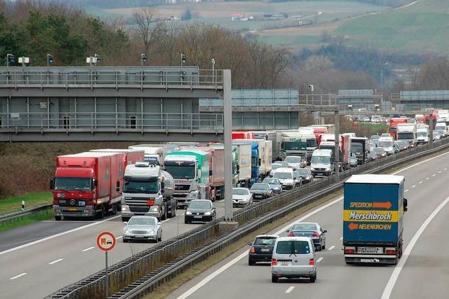 Drngler gefhrden andere vor dem Grenzbergang