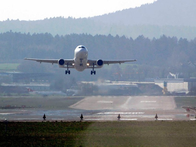 Dauerzankstelle Flughafen  Zrich.  | Foto: dpa