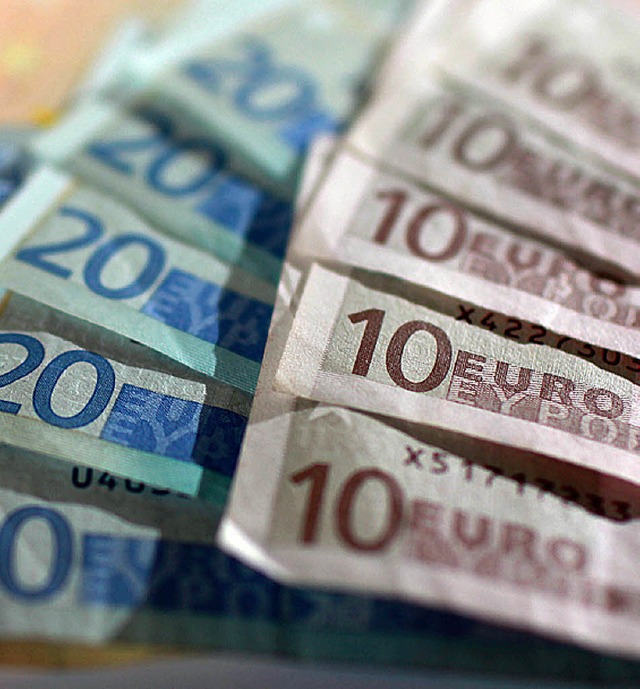 Die Finanzsteuer soll Paris  viele Euro in die Kasse splen.   | Foto: dpa
