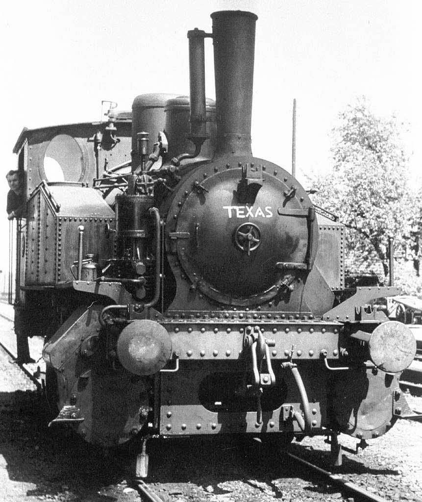 Die Texas-Lok transportierte die Waggons vom Werk zum Bahnhof Albbruck.