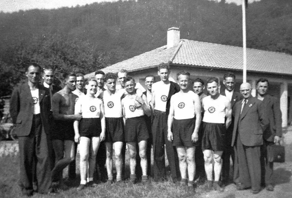 Eine Betriebssportgruppe in den Kriegsjahrenr.