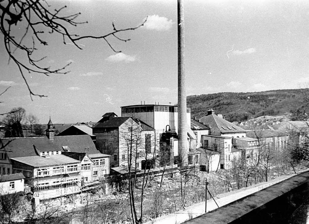 In den 50er Jahren entstand das neue Kesselhaus der Papierfabrik am Albufer.
