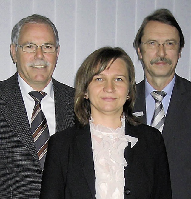 Hartmut Ott (rechts) verabschiedete We...Ruhestand und begrte Patricia Haras.  | Foto: Sparkasse