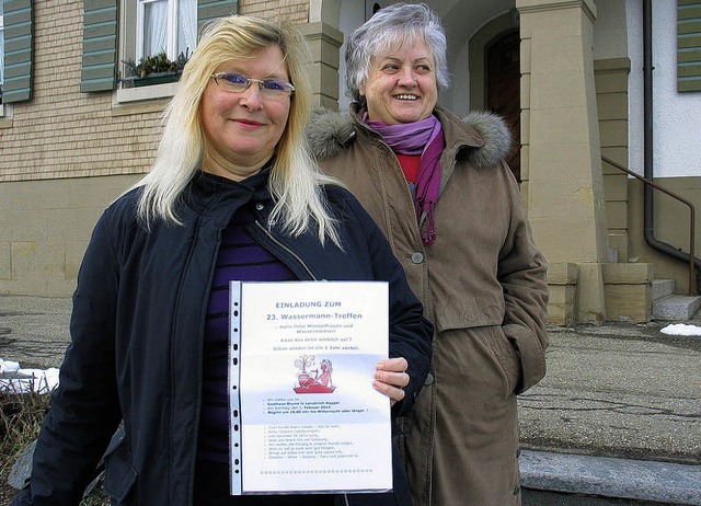 Die beiden  Wassermann-Frauen  Michael...tag zum  23.  Wassermann-Treffen ein.   | Foto: Eva Weise