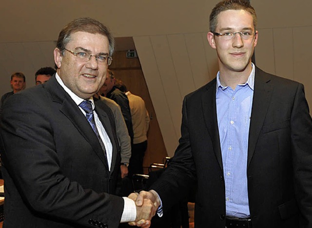 Daniel Grozinger (rechts) wurde jetzt ...ster als neuer Stadtrat verpflichtet.   | Foto: Volker Mnch
